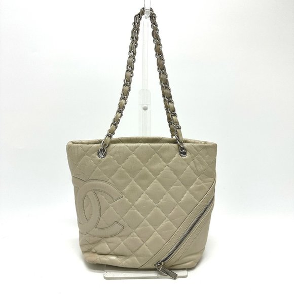 CHANEL White Leather Logo Shoulder Bag - Picture 1 of 16